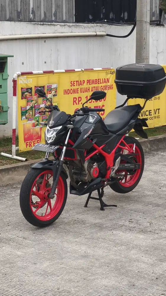 Honda CB 150R 2016 Streetfire (Bonus BOX)
