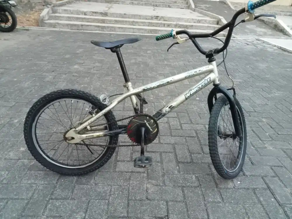 Wimcycle Dragster 20 Sepeda BMX siap pakai