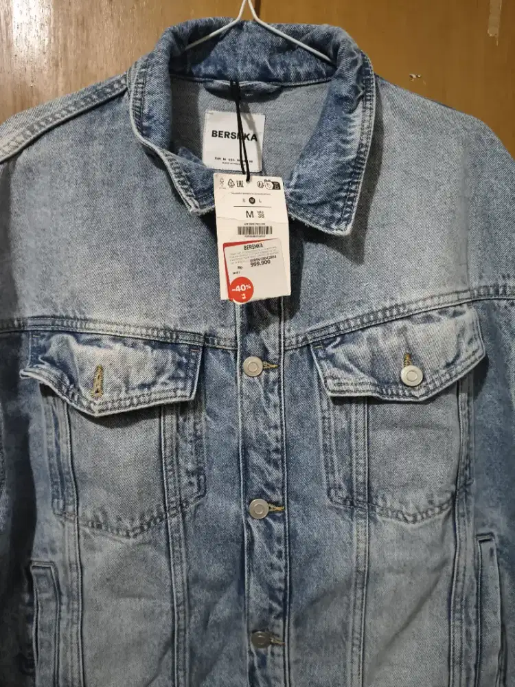 JUAL JAKET JEANS BERSHKA ORIGINAL ( BARU )