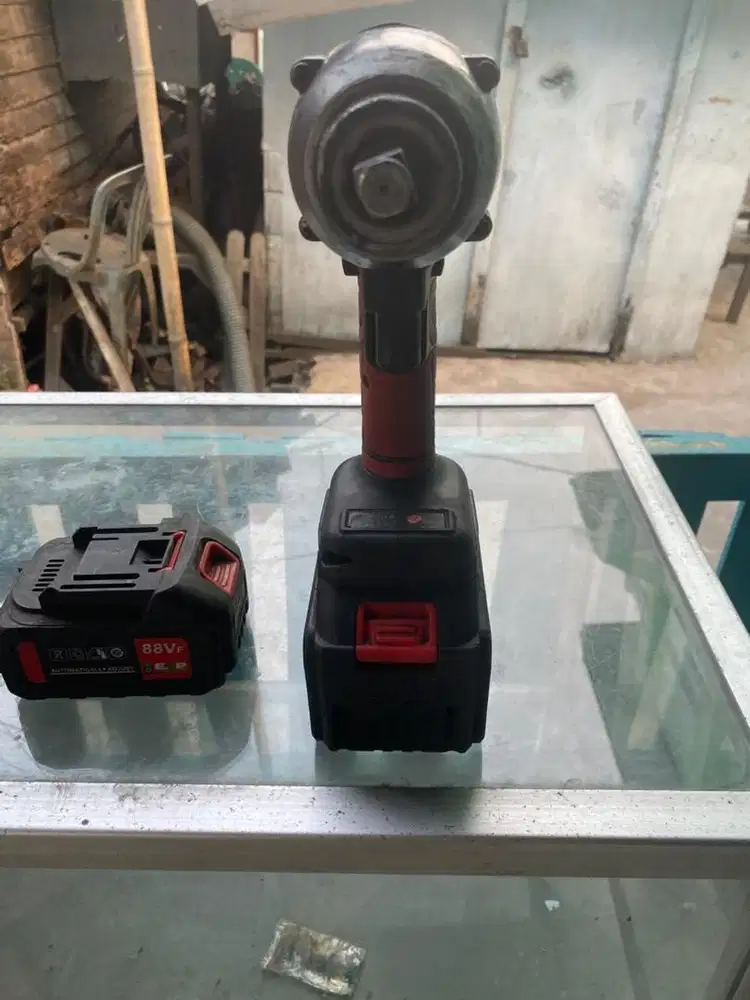 Impact baterai / Impact pembuka baut