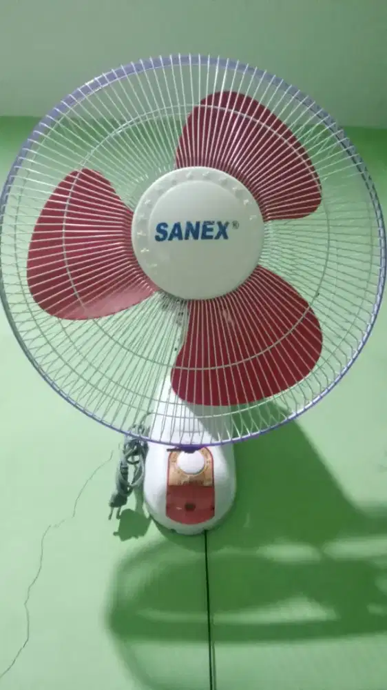 Kipas angin dinding 16 inch merk sanex normal nego tipis