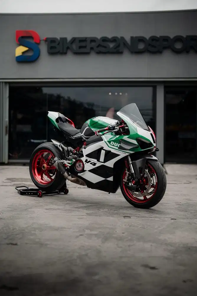 DUCATI PANIGALE V4 BASE FULLSPECS