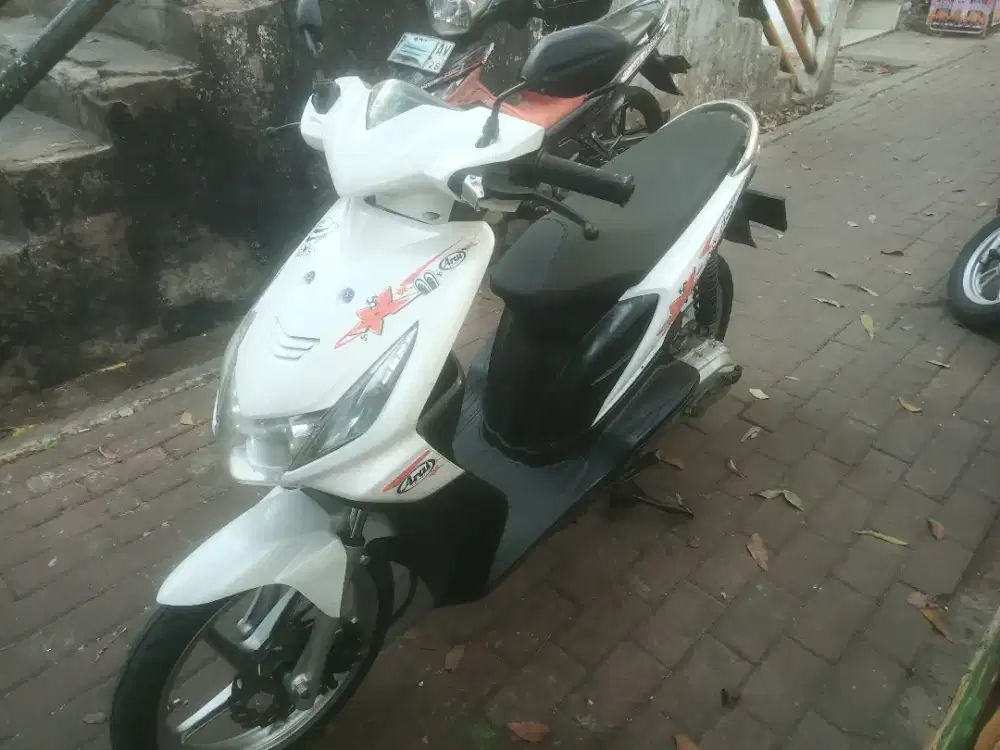 Beat Karbu 2009 Putih