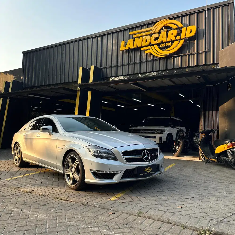 Mercedes Benz CLS 63 AMG 5.5 V8 Biturbo 2011