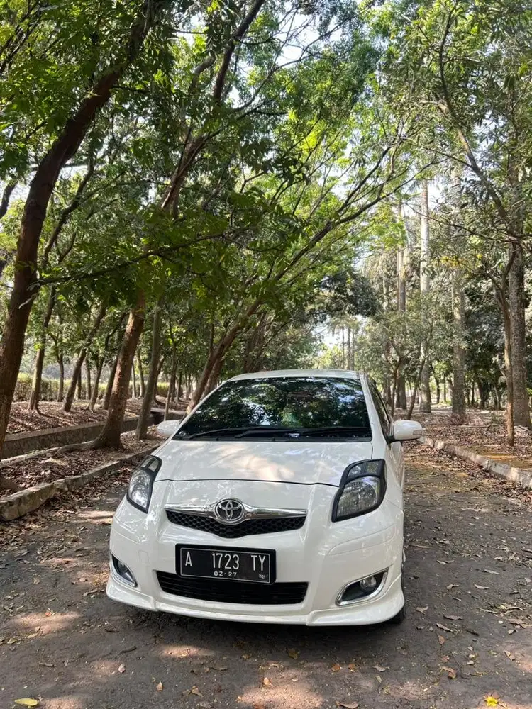 Toyota yaris s limited AT