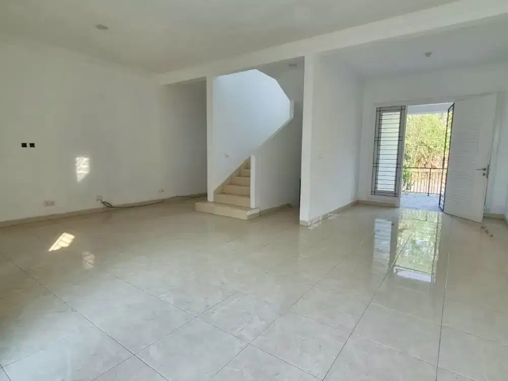 Disewakan Rumah Sutera Onyx Alam Sutera Lokasi Cakep Samping Taman, Kawasan Elit  3+1Kt Tinggal Isi Perabot