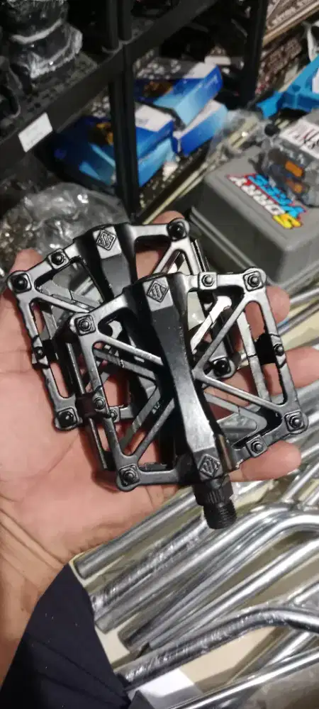 Pedal sepeda full alloy