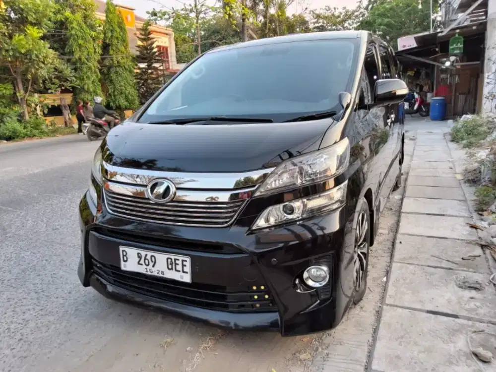 Toyota vellfire 2.4 ZG tahun 2014
