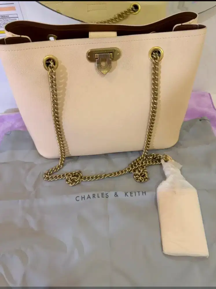 Tas Charles & Keith