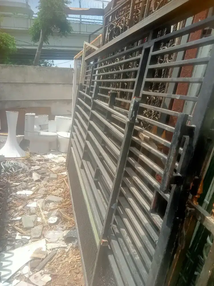 balkon besi minimalis