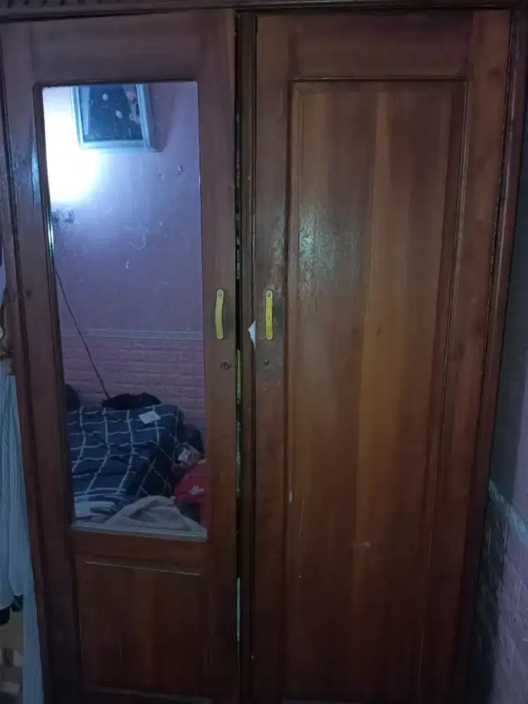 lemari baju kayu