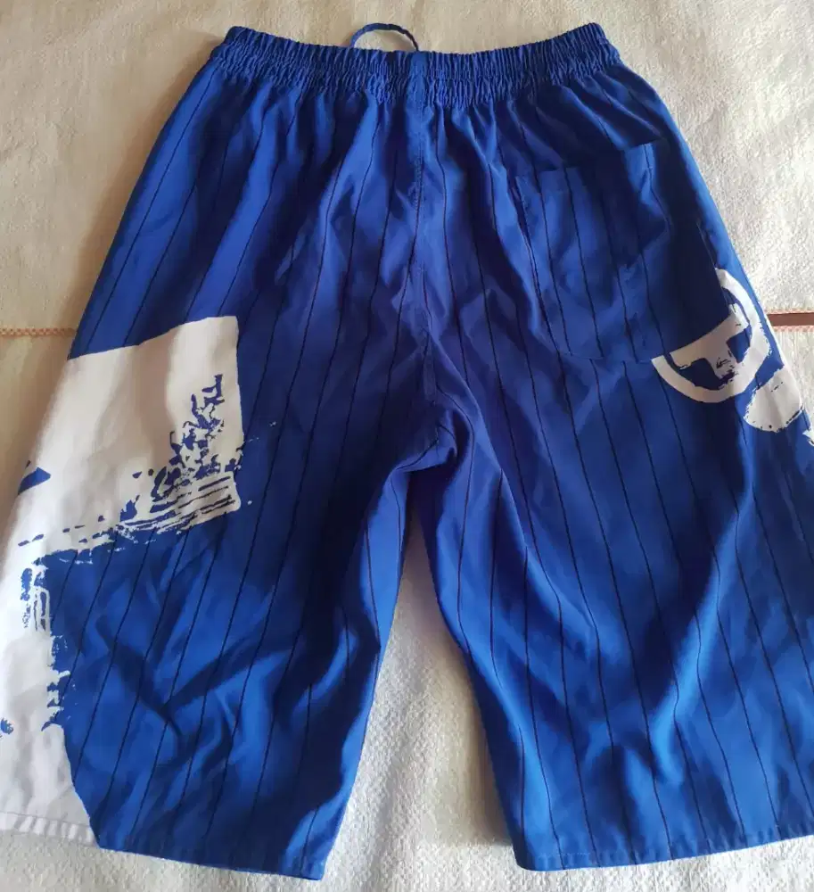 Celana Quiksilver size L fit XL