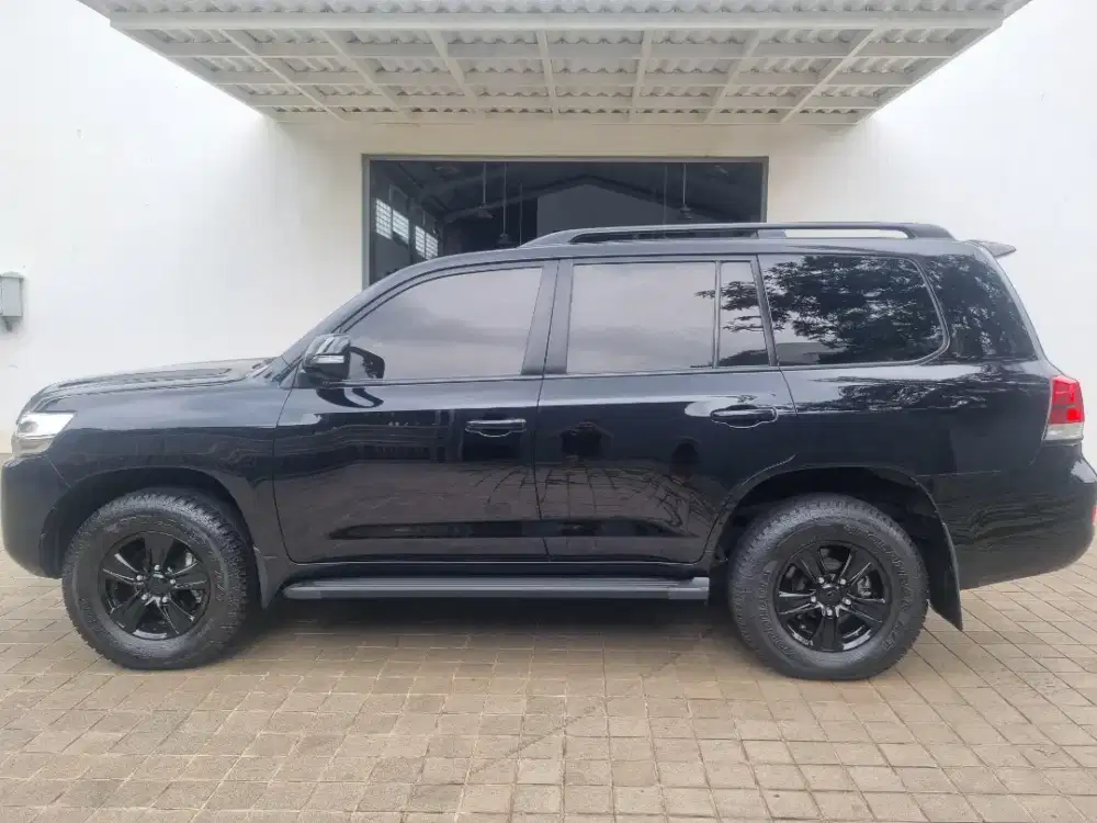 TOYOTA LAND CRUISER ARMOUR