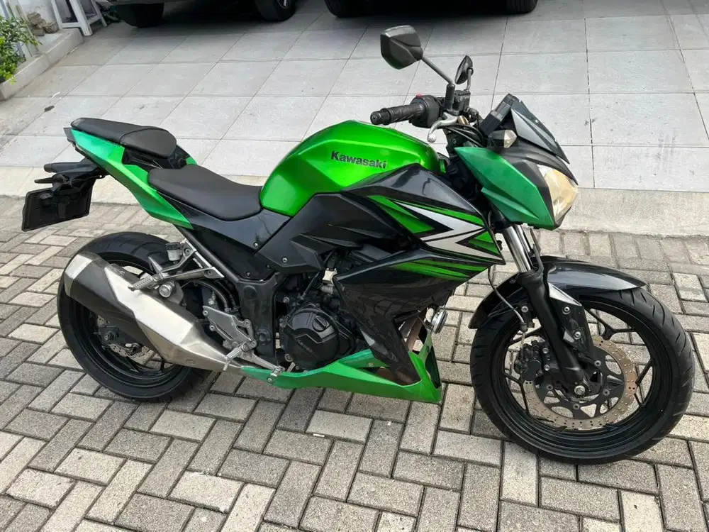 Kawasaki Z250 Hijau Candy Lime Green 2014 | Original | Pajak Hidup