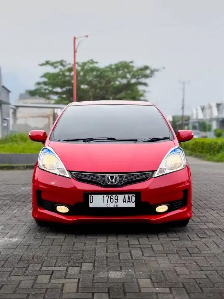 Jazz Matic GE8 RS AT 2012 Antik 
low km 72rb an