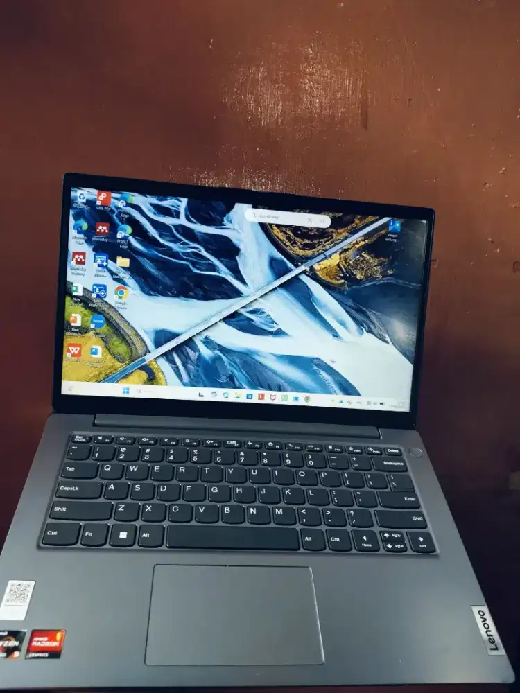 Laptop Lenovo V14 G4 AMN - Ryzen 3 732OU