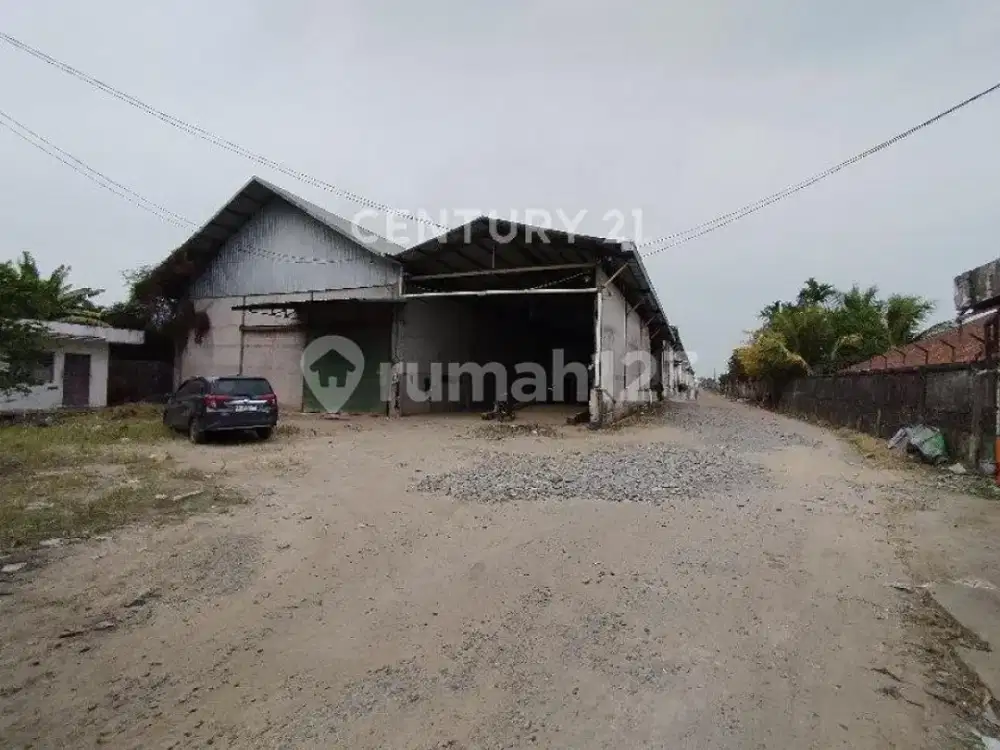 Gudang dan Dermaga di Jl. Raya Wajok Kal-Bar Siap Pakai