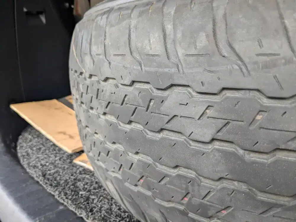 ban dunlop bekas 265/60R18