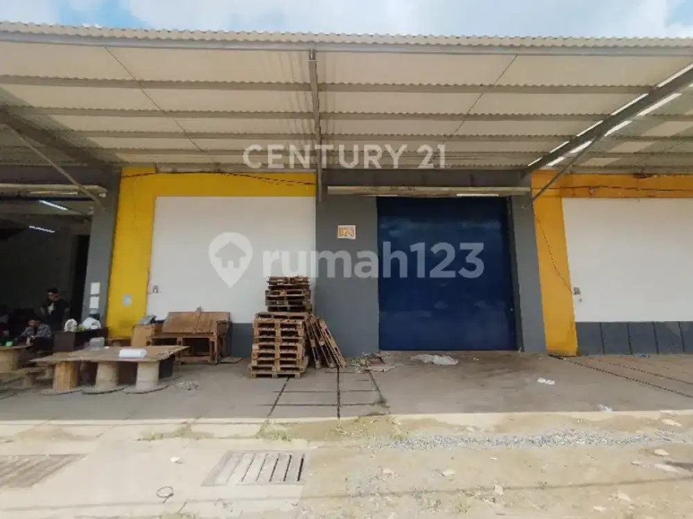 Gudang Luas 1.440M2 Dua Unit Jl. Trans Kalimantan Bs Kontainer