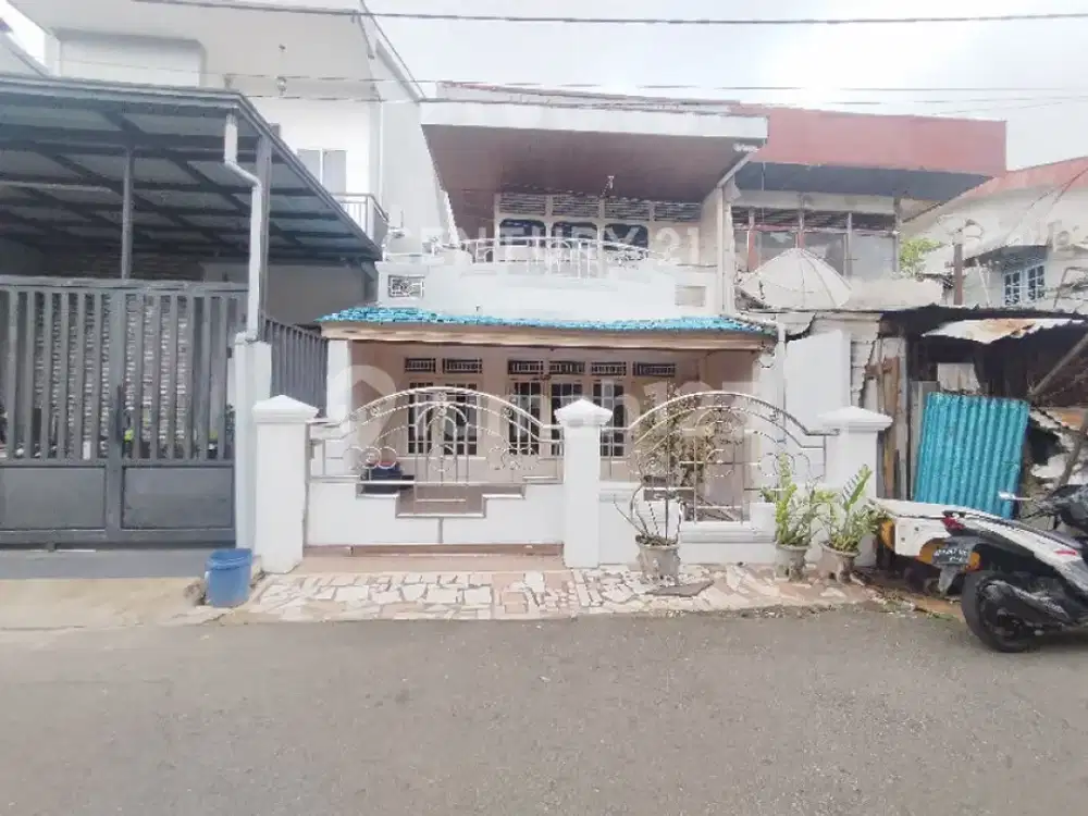 Rumah 2 Lantai Jl. Imam Bonjol Dekat Kampus Untan dan Mega Mall