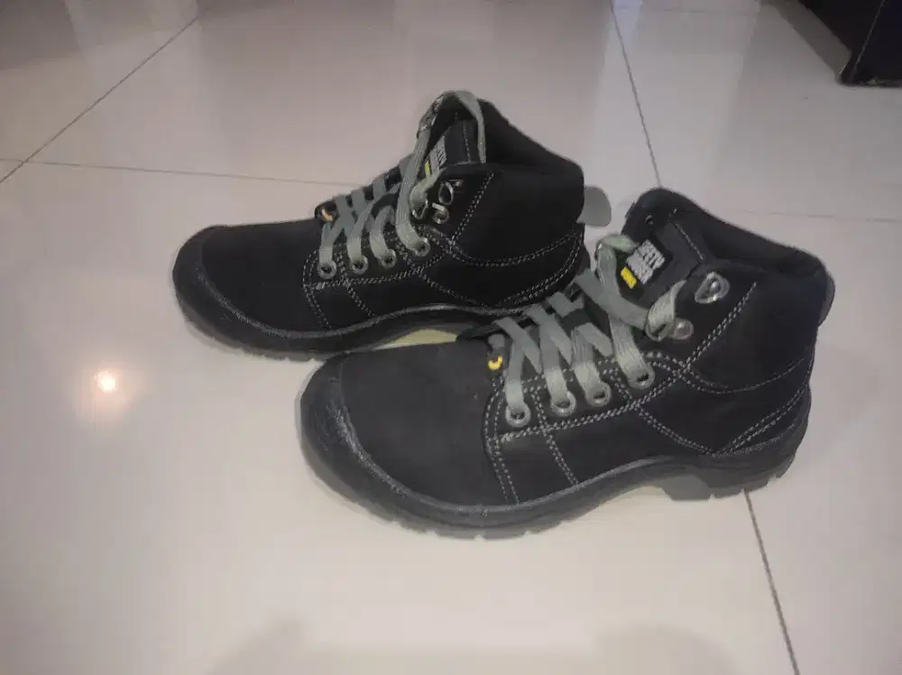Sepatu Safety merk JOGGER