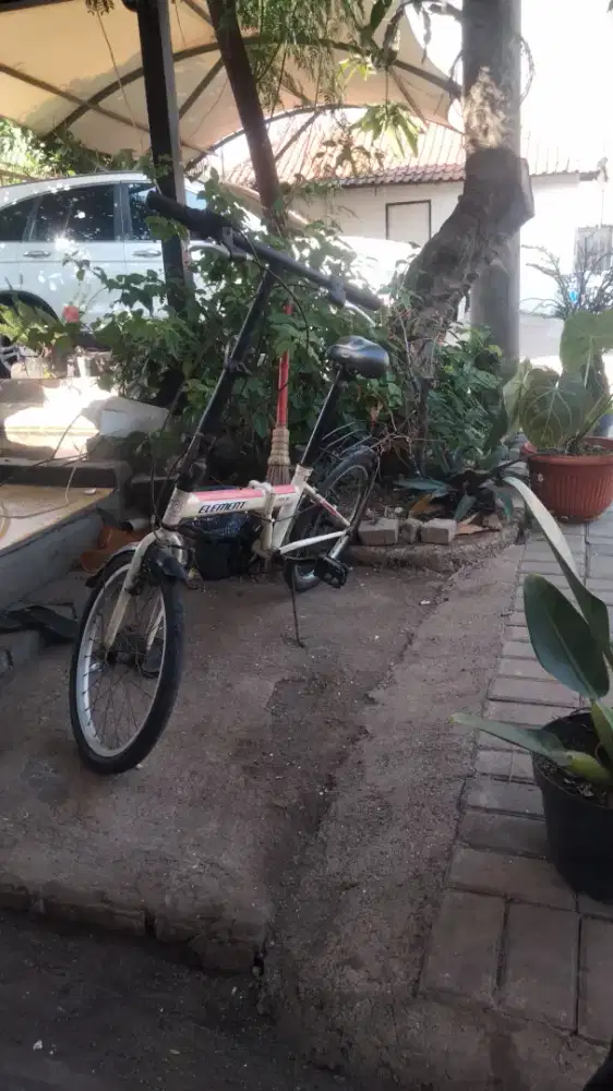 Sepeda lipat element