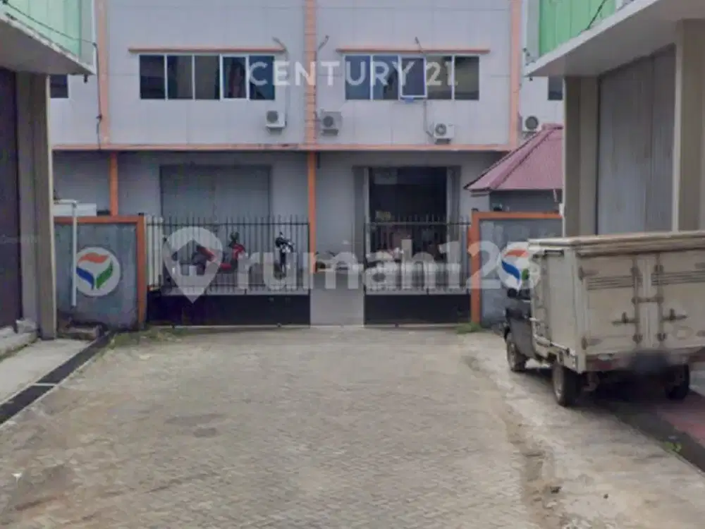 Gudang Dalam Kompleks Pergudangan Pontianak