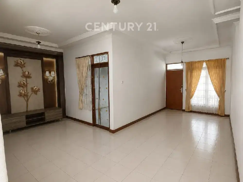 Rumah Lokasi Nyaman Di Taman Kopo Indah 2 Dekat Pasar Segar
