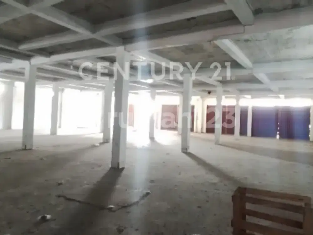 Gudang di Jl. Komyos Soedarso Dekat Pelabuhan 546M3