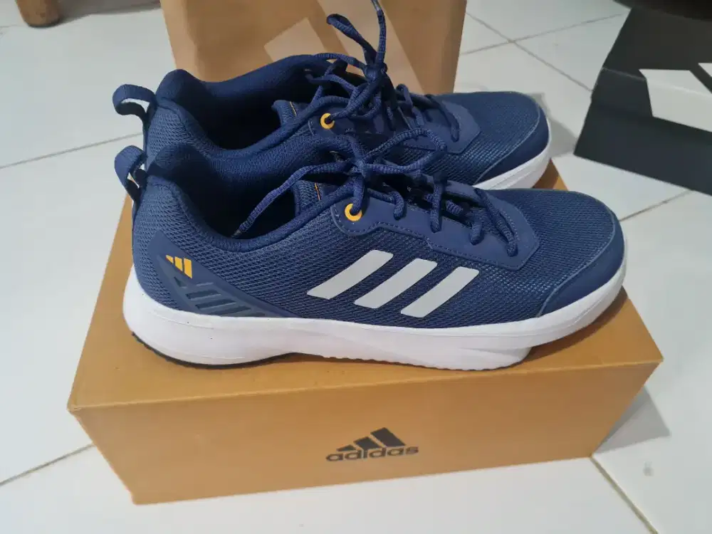 Adidas Base-Strike