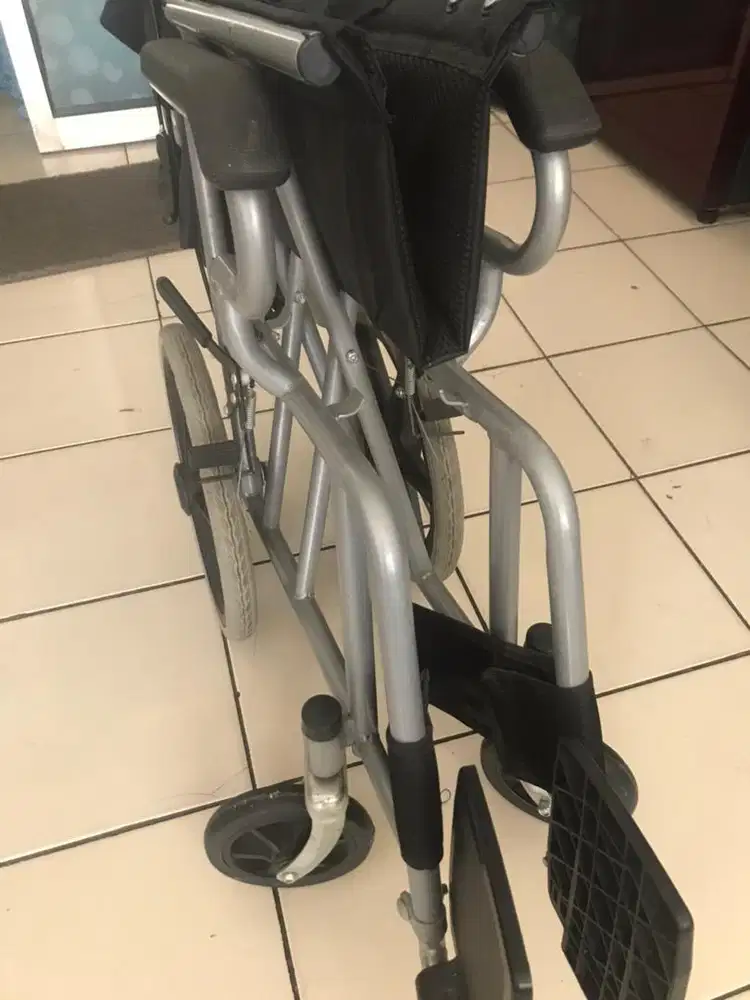 Di jual kursi Roda slim