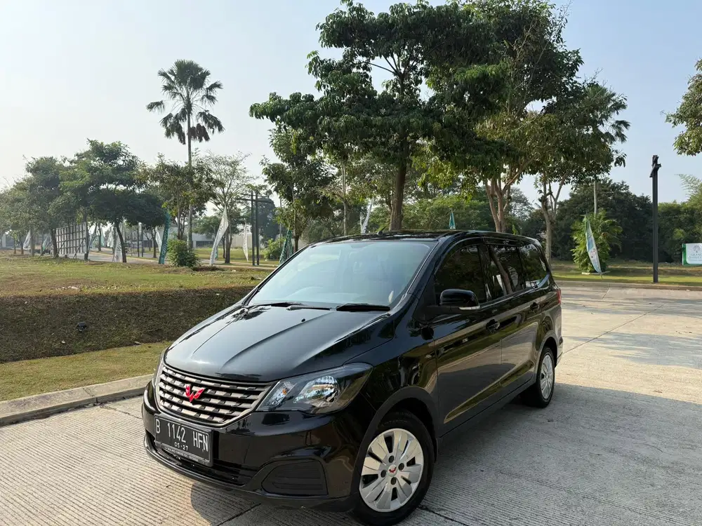 Wuling Confero 1.5 DB Manual 2022 Hitam