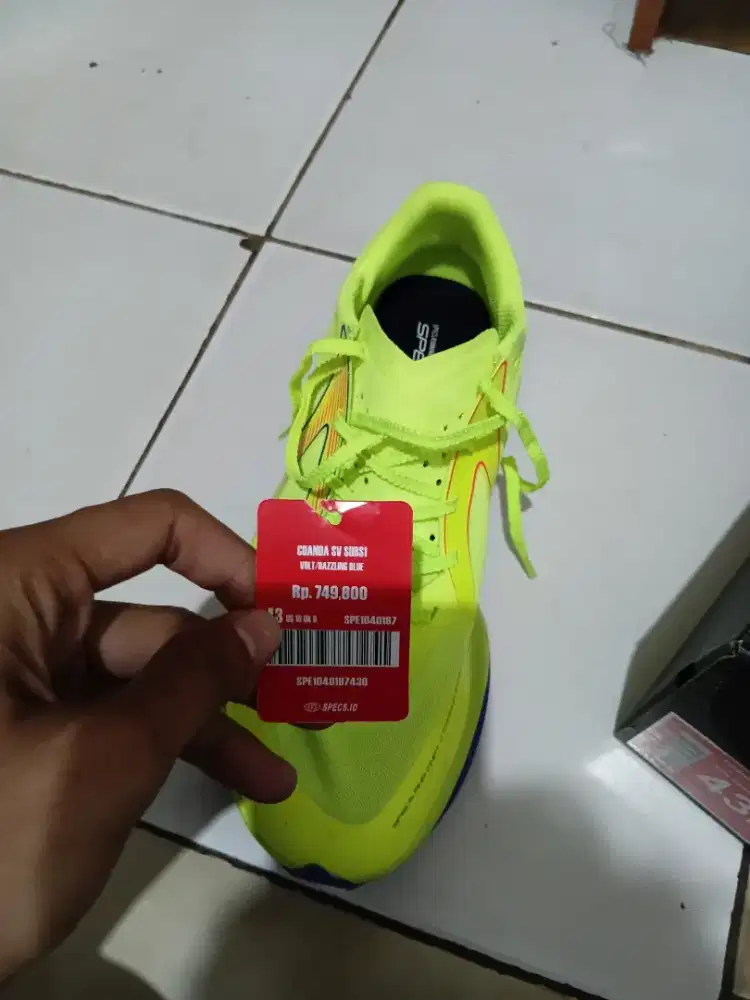 Sepatu specs coando