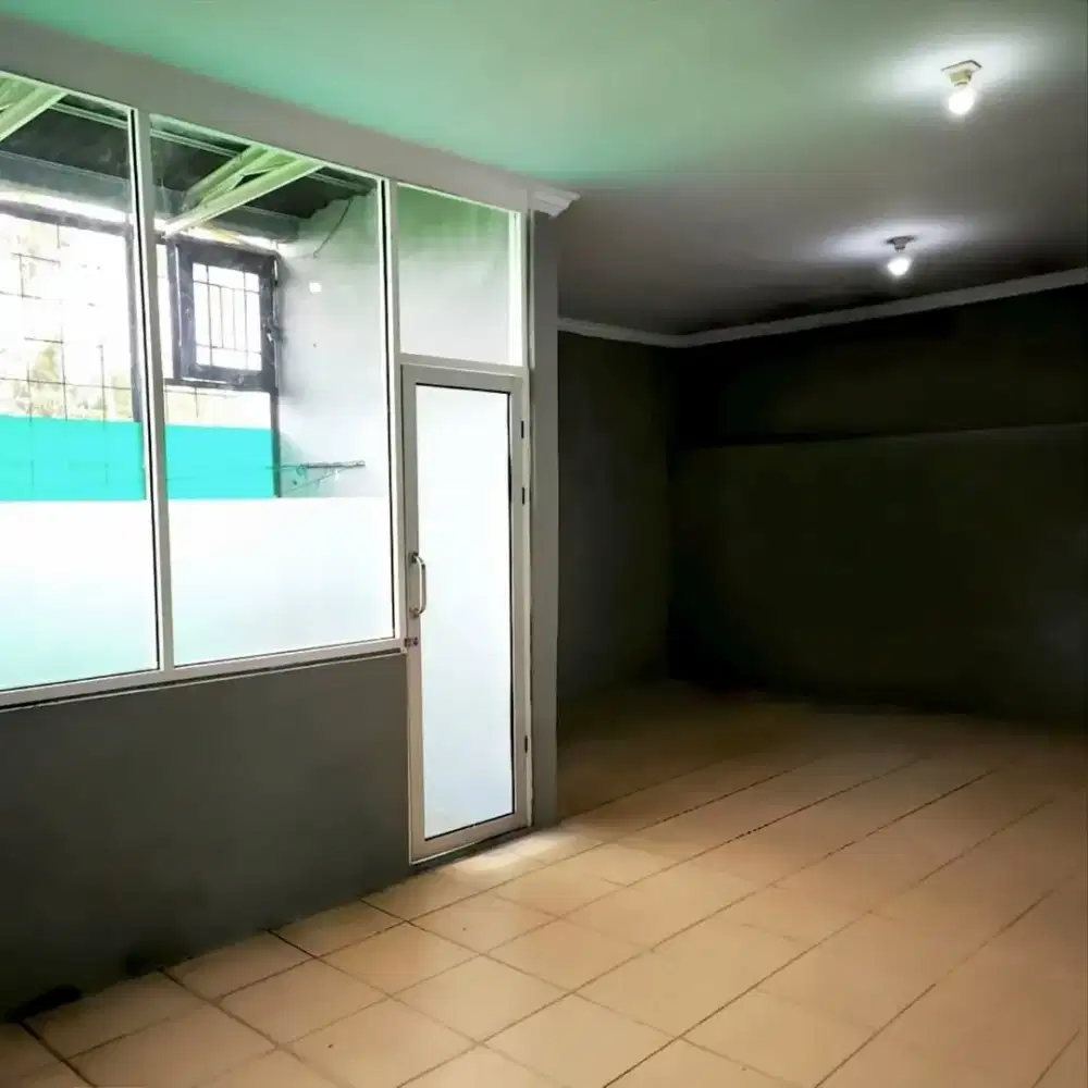 Pintu kaca atau Partisi