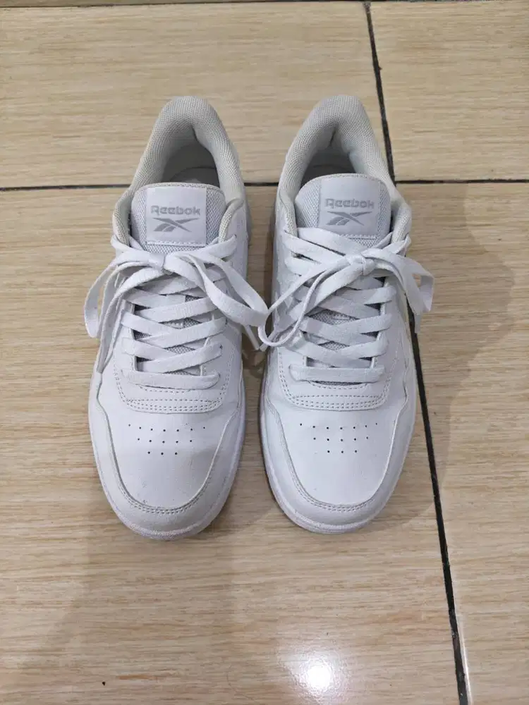 Sepatu Reebok BB1000 All White Size 39  (No Box)