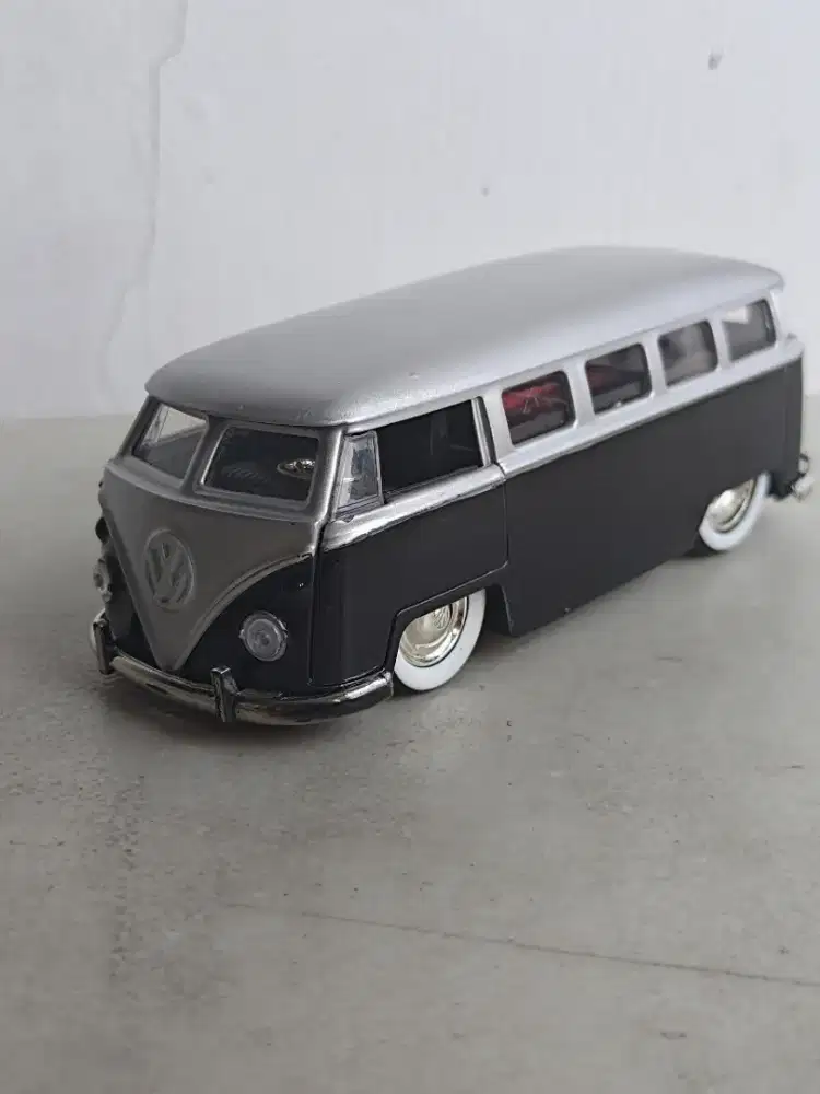 Volkswagen Bus Jada BigTime Kustoms Black Grey 2011 Skala 1:32 Diecast