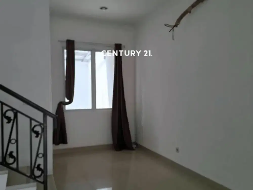Rumah Siap Huni Di Cluster La Seine JGC Cakung 4 KT 3 KM  SHM