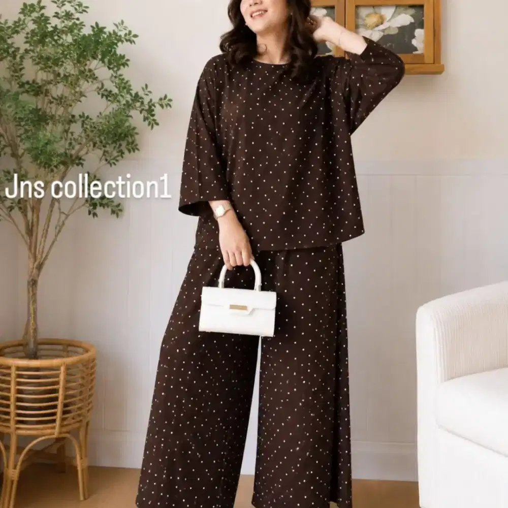 Setelan jumbo wanita