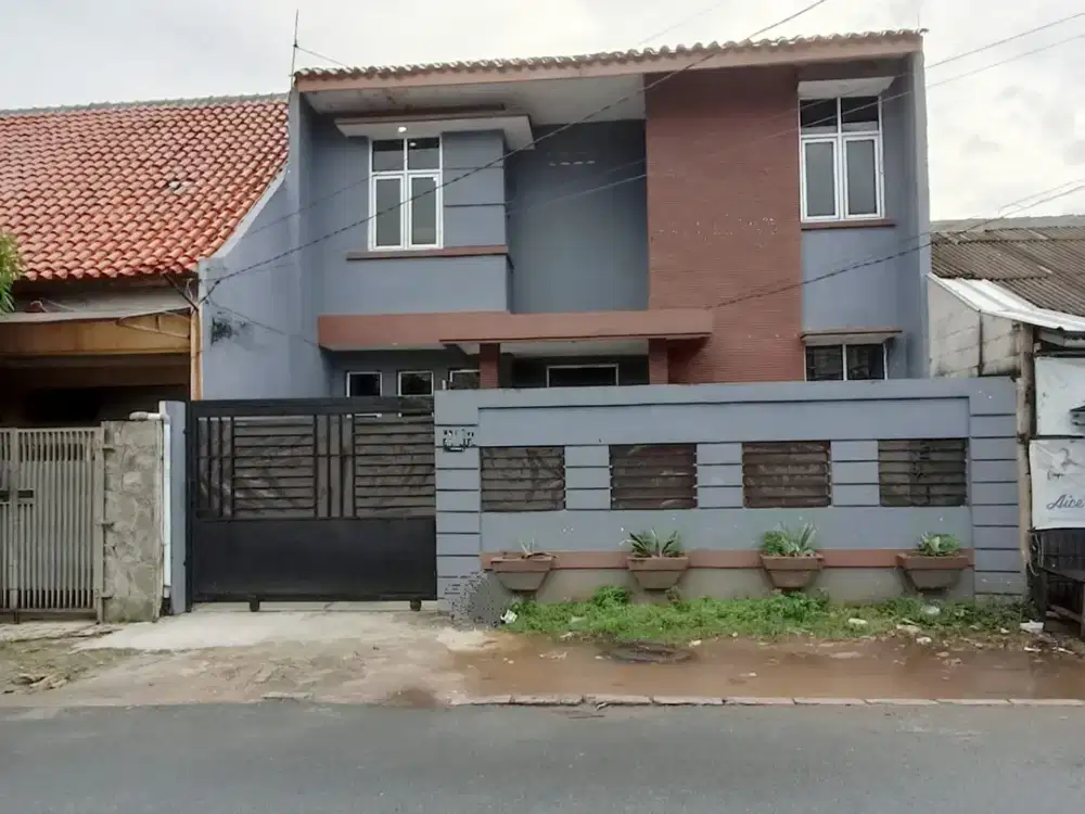 Disewakan Rumah 2 Lantai di Cipinang Cempedak - Lokasi Strategis