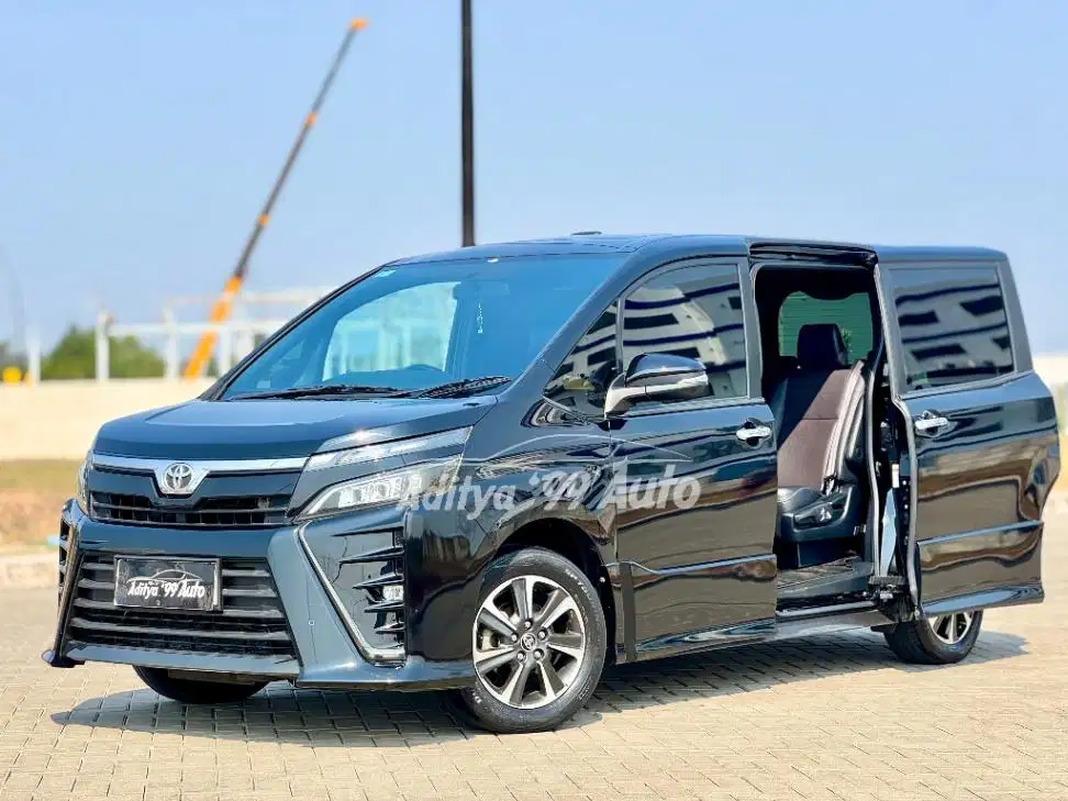 HARGA JAMIN TERMURAH! TOYOTA VOXY 2.0 2019/2018 AT CASH CREDIT