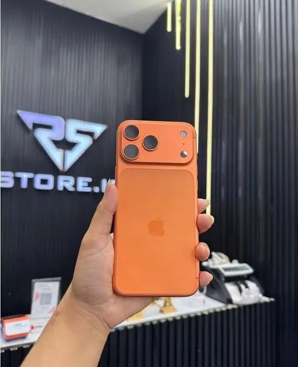 iPhone 17 Pro Max 256Gb fullset, Garansi Resmi Indonesia 3 Bulan