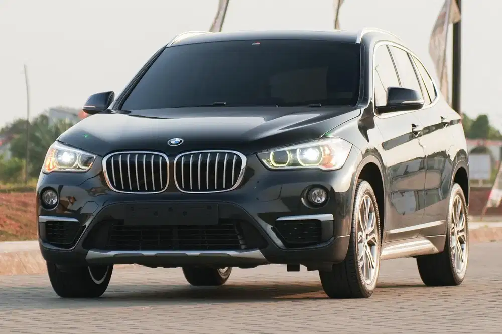 Harus Punya! BMW X1 Xline Panoramic 2017 Black Warranty crv cx5 gla200