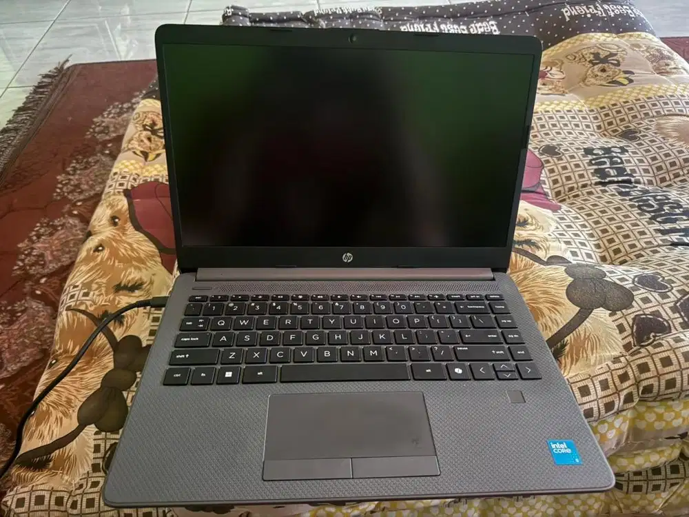 Laptop HP Core I5 140U Likenew
