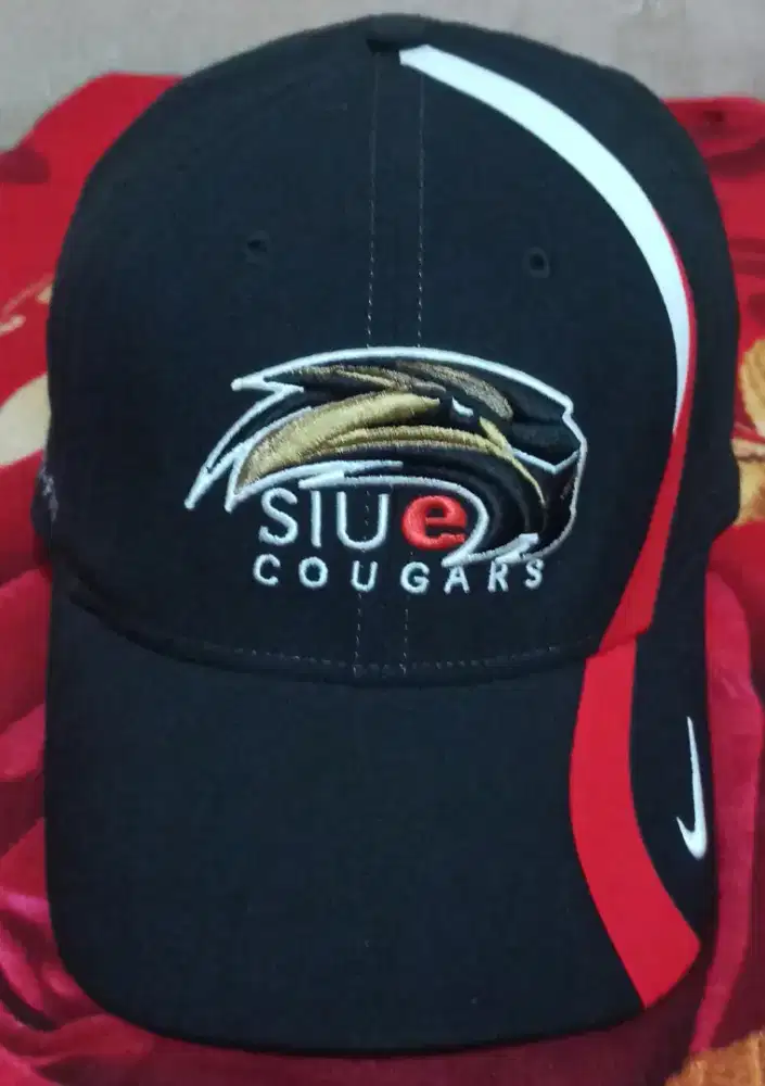 Topi dri-fit Nike SIU-E COUGARS