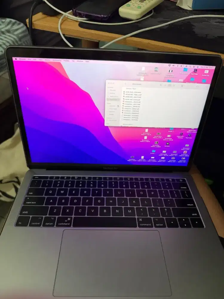 Dijual macbook pro 13 inch 2017 8/256 GB