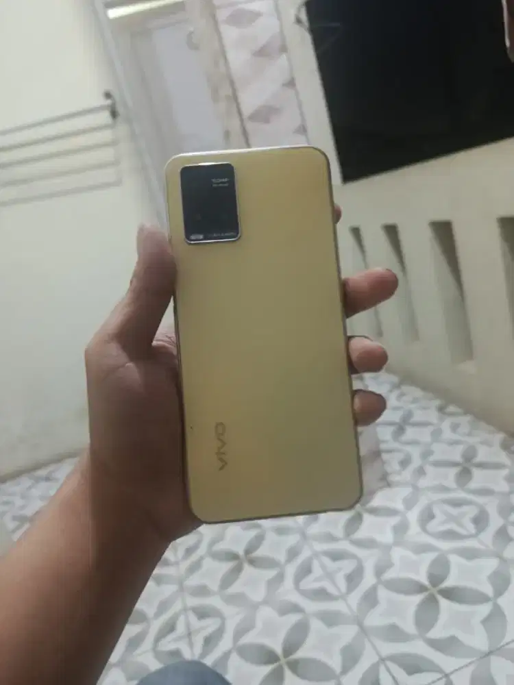 Vivo Y33t warna yellow