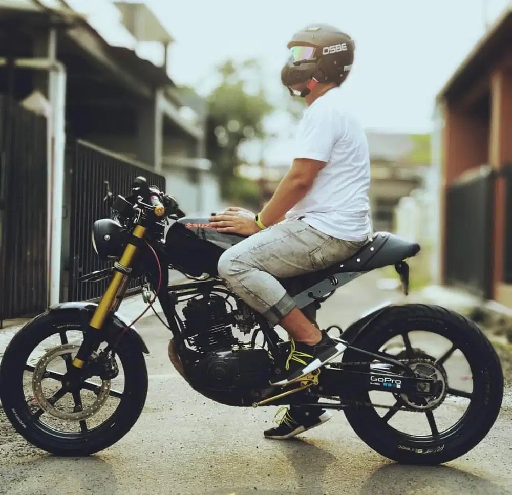 Suzuki thunder 125 custom caferacer