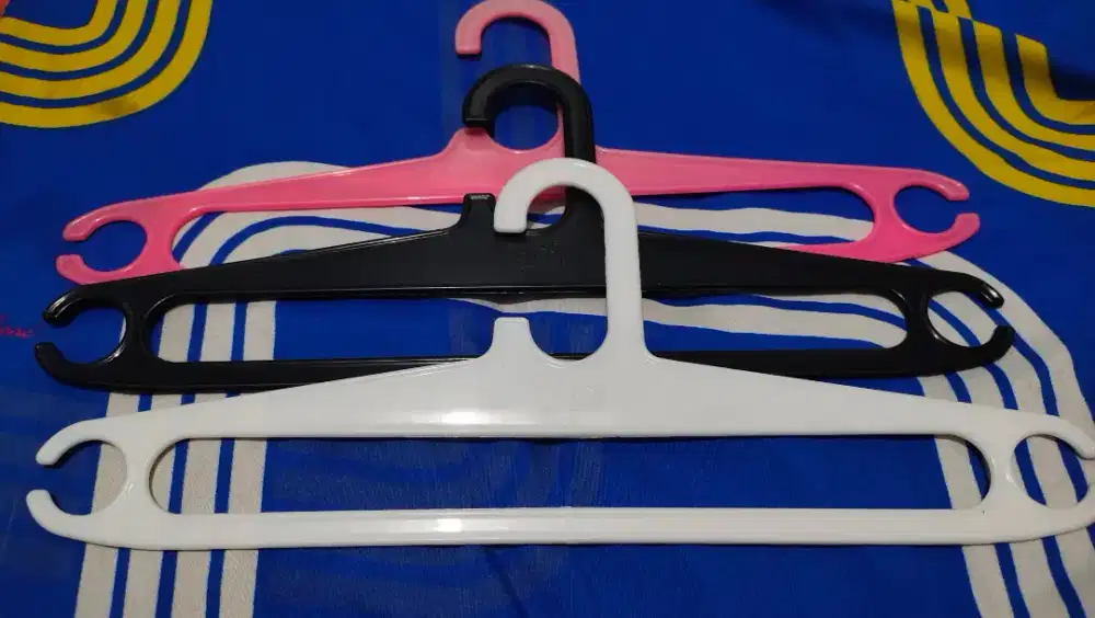 Hanger plastik baju anak