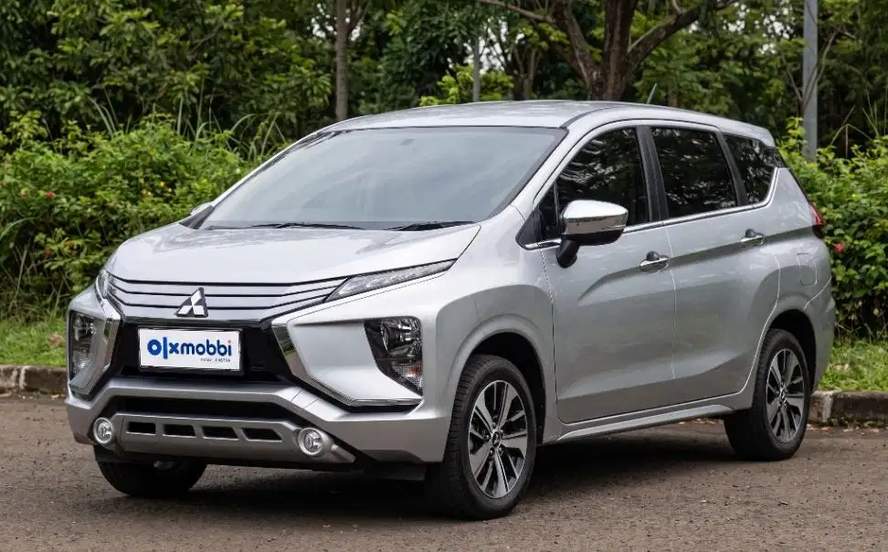 TDP 10 JT Mitsubishi Xpander 1.5 Sport Bensin-AT Silver 2018