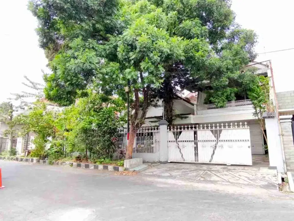Rumah Hitung Tanah Luas 508 m² TAMAN DIENG  Siap Renovasi , Jalan Depan Lebar Dekat Mall Malang City Point SHM